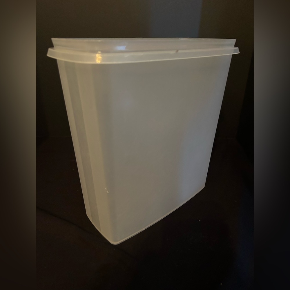 Tupperware Cereal Container 1588-3 No Lid Vintage